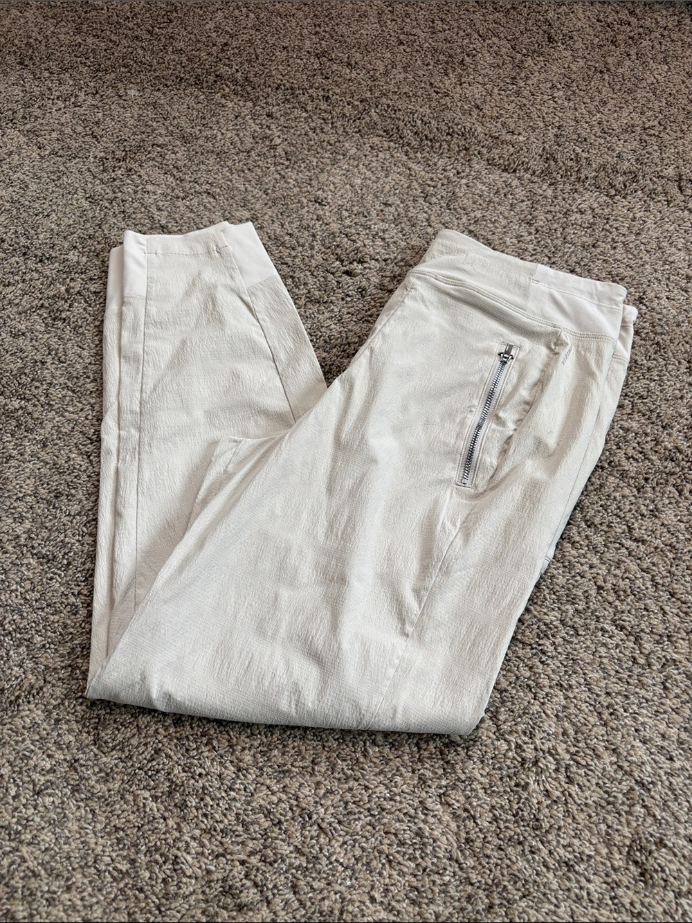 Athleta Trekkie Joggers size 8